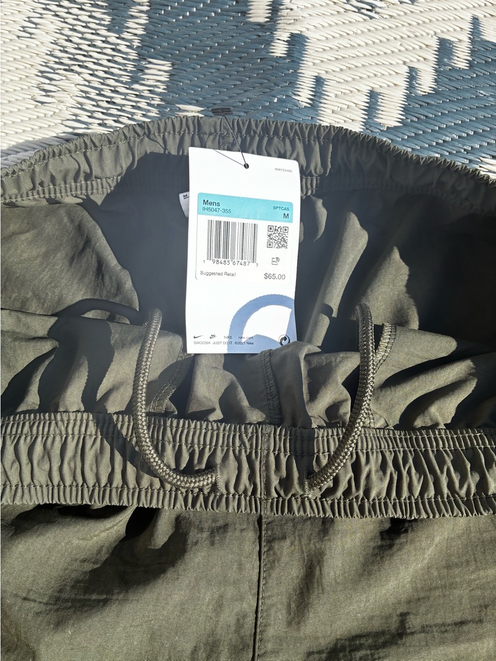 Nike  Dark Green Men’s Drawstring Elastic Waist Cargo Shorts - Picture 6 of 10